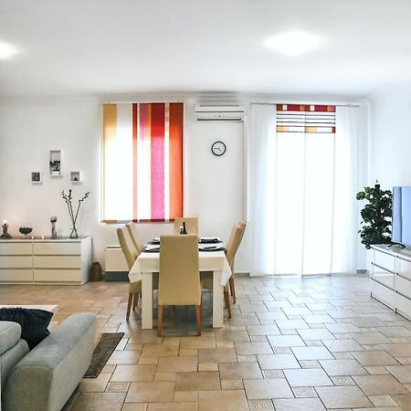 Apartman Lui غييكا المظهر الخارجي الصورة