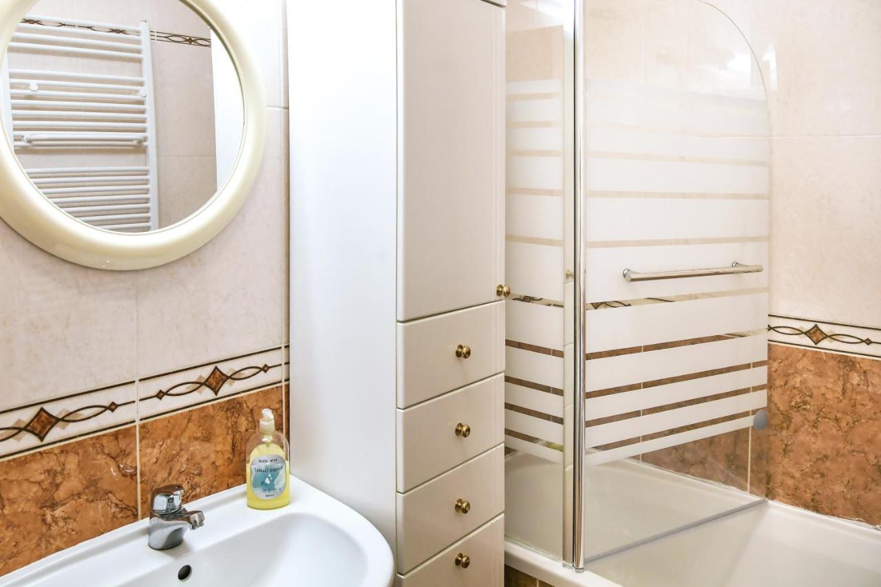 Apartman Lui غييكا المظهر الخارجي الصورة